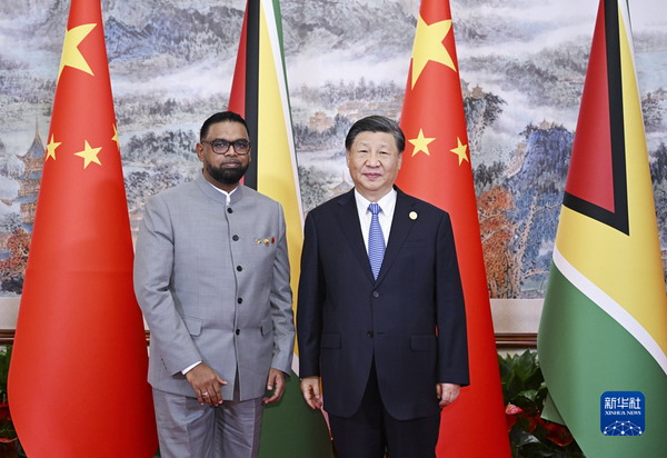 De cliënt van Sunmaster volgde de president van Guyana tijdens een bezoek aan China